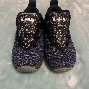 Toddler Nike LeBron xvii